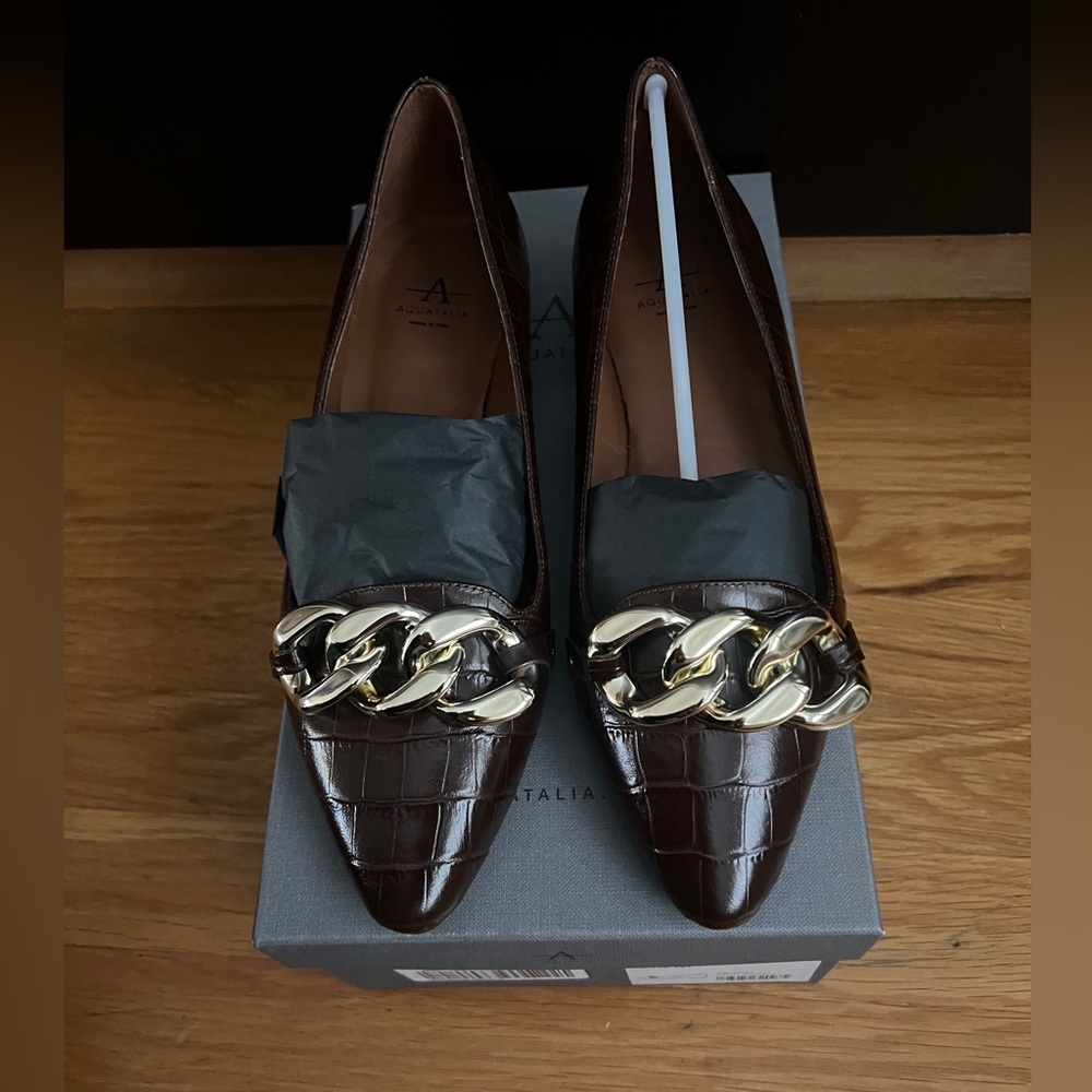 Brand new Aquatalia Poeta Embossed flats